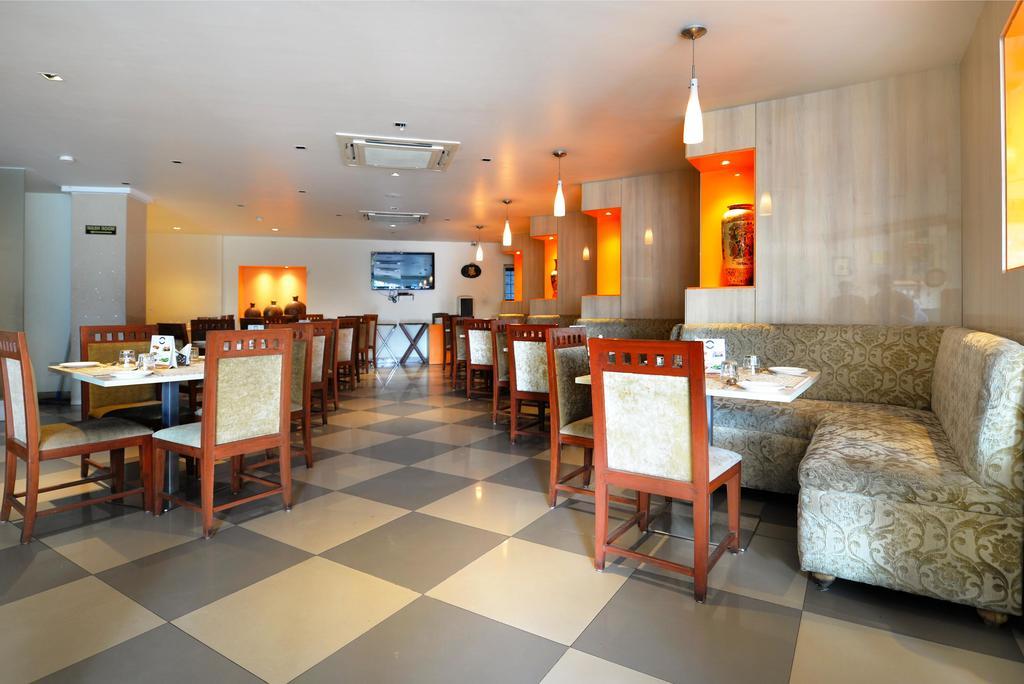 Oyo 795 Saranggi Boutique Hotel Хидерабад Екстериор снимка